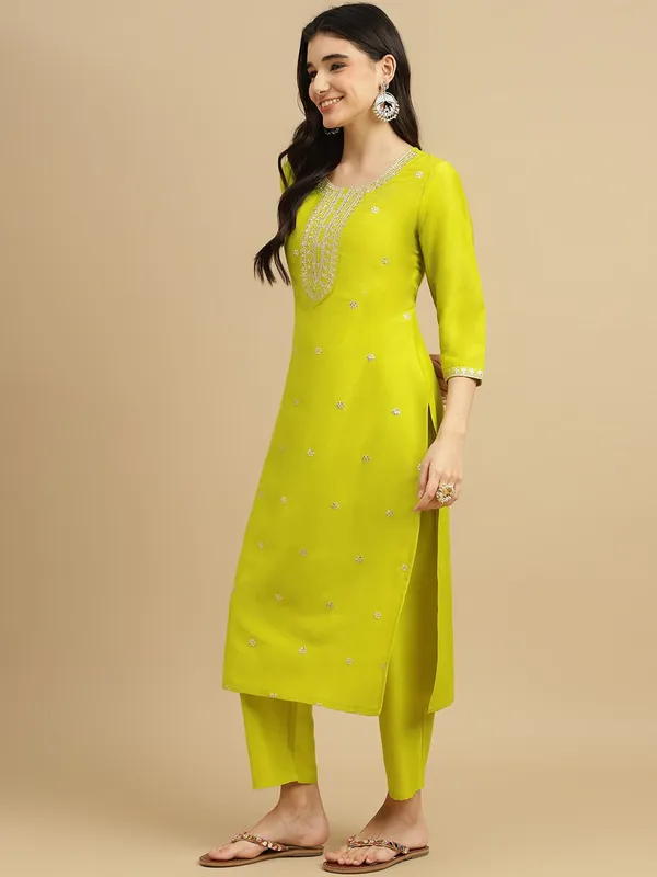 Green_Chinon_Embroide_Straight_Kurta_With_Pant_And_Printed_Dupatta_Set_For_Women