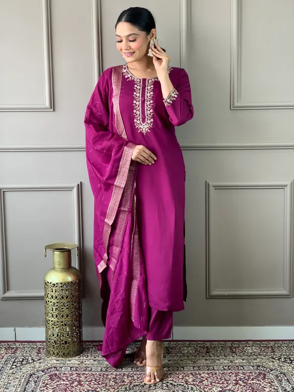 Wine_Chanderi_Silk_Embroide_Kurta_Pant_Dupatta_Set