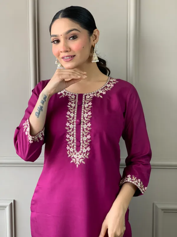 Wine_Chanderi_Silk_Embroide_Kurta_Pant_Dupatta_Set