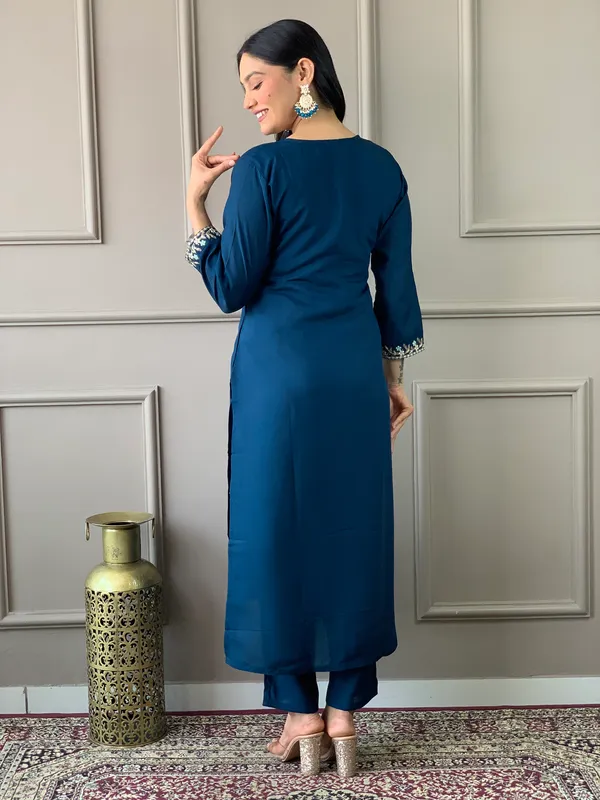 Blue_Chanderi_Silk_Embroide_Kurta_Pant_Dupatta_Set