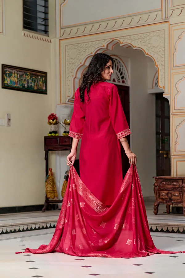 Red_Chanderi_Silk_Fabric_Embroidery_Kurta_Set_For_Women