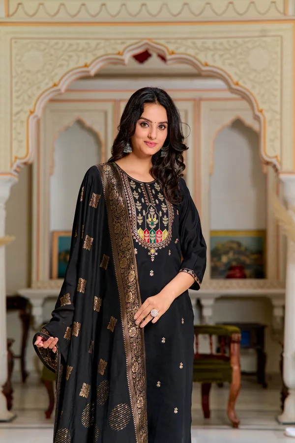 Black_Chanderi_Silk_Fabric_Embroidery_Kurta_Set_For_Women