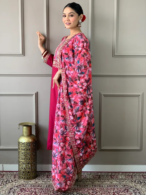 Red_Chanderi_Silk_Embroidery_Kurta_Pant_Set_For_Women