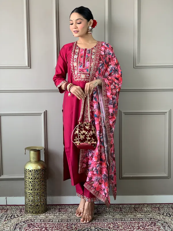 Red_Chanderi_Silk_Embroidery_Kurta_Pant_Set_For_Women