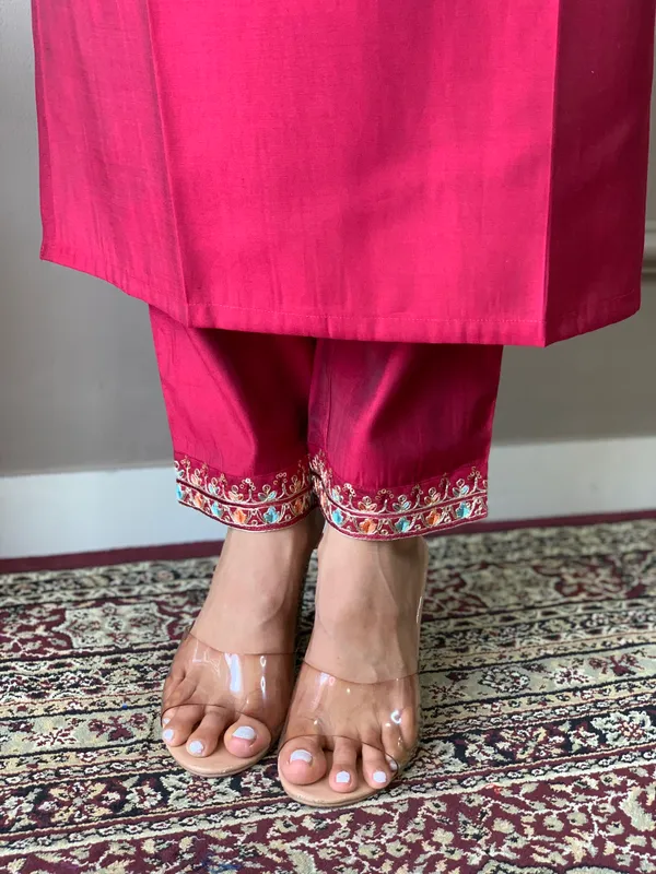 Red_Chanderi_Silk_Embroidery_Kurta_Pant_Set_For_Women