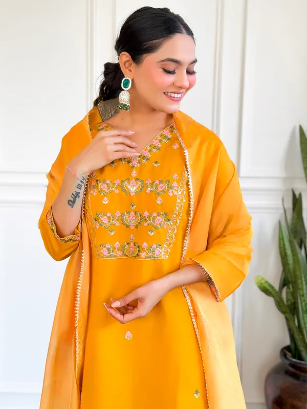 Yellow_Chanderi_Silk_Fabric_Work_Straight_Cut_Kurta_Pant_And_Dupatta_Set