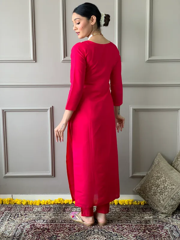 Red_Chanderi_Silk_Embroidery_Kurta_Pant_Set_For_Women