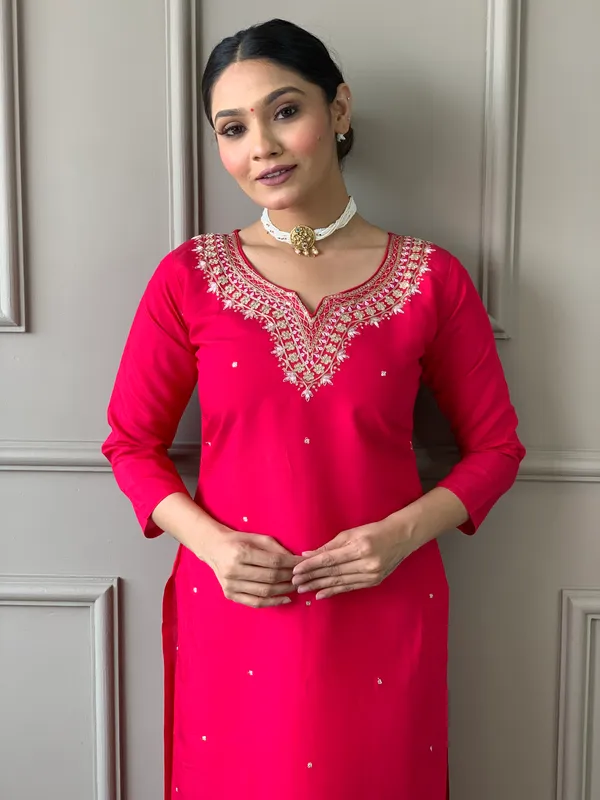 Red_Chanderi_Silk_Embroidery_Kurta_Pant_Set_For_Women