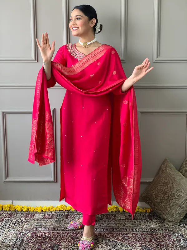 Red_Chanderi_Silk_Embroidery_Kurta_Pant_Set_For_Women