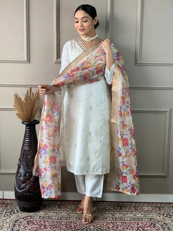 White_Embroide_Viscose_Nylon_Butti_Fabric_Straight_Kurta_Pant_And_Dupatta_Set