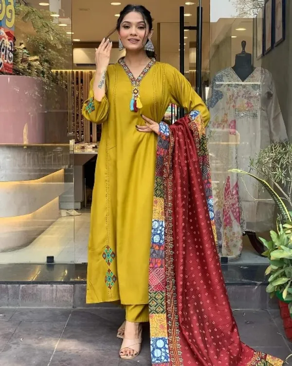 Mustard_Chanderi_Silk_Embroide_Kurta_Pant_Dupatta_Set