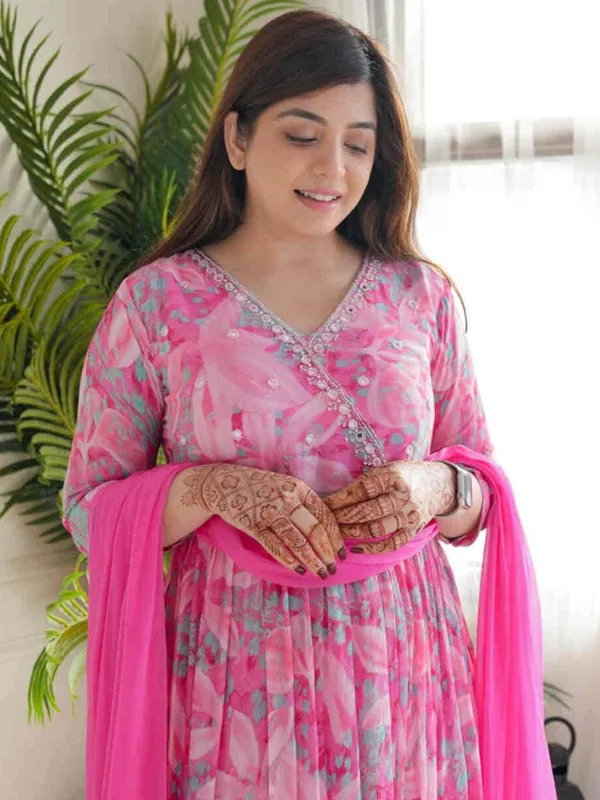 Pink_Georgette_Printed_Embroide_Kurta_Pant_Dupatta_Set