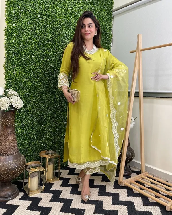Yellow_Lemon_Laced_Chanderi_Cotton_Embroide_Kurta_Pant_Dupatta_Set