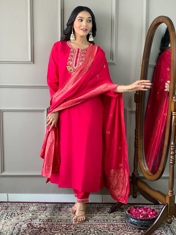 Red_Chanderi_Silk_Embroidery_Kurta_Pant_Set_For_Women