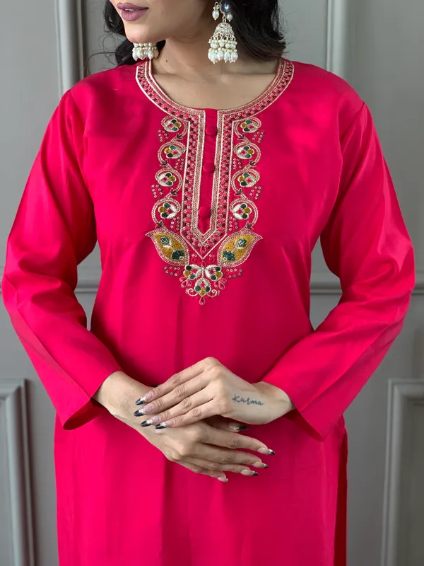 Red_Chanderi_Silk_Embroidery_Kurta_Pant_Set_For_Women