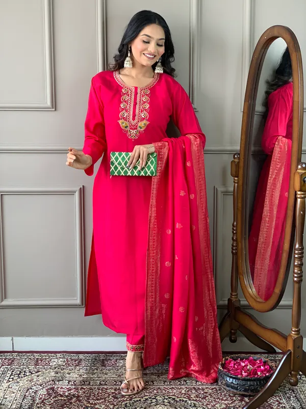 Red_Chanderi_Silk_Embroidery_Kurta_Pant_Set_For_Women