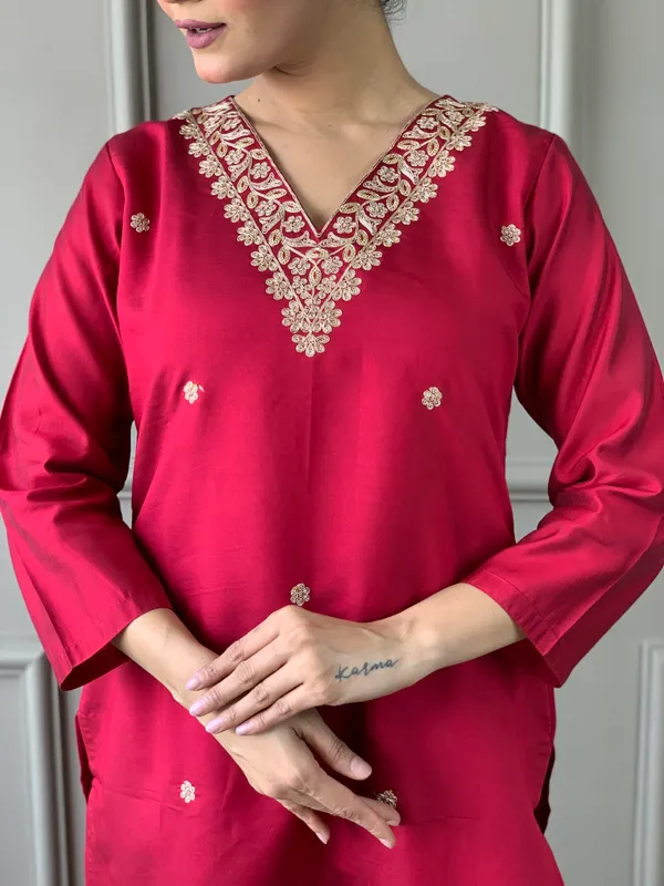Red_Chanderi_Silk_Embroidery_Kurta_Pant_Set_For_Women
