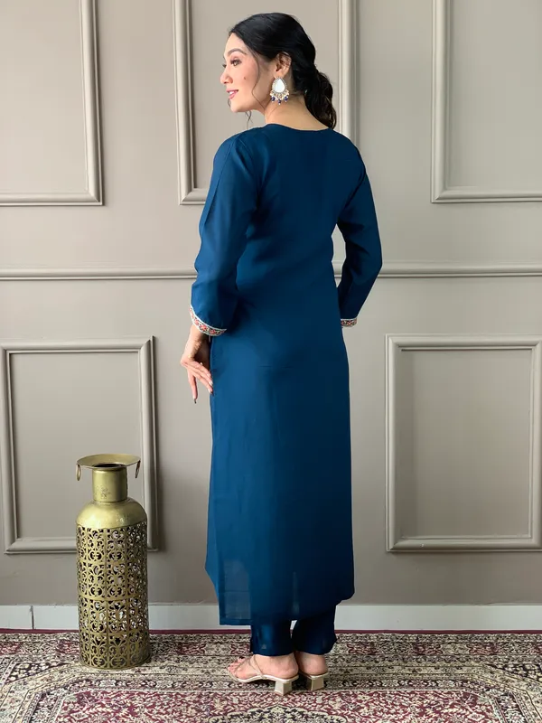 Blue_Embroide_Viscose_Chanderi_Fabric_Straight_Kurta_Pant_And_Dupatta_Set