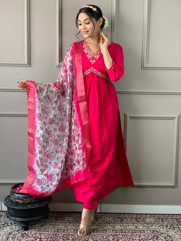 Red_Chanderi_Cotton_Embroide_Kurta_Pant_Dupatta_Set