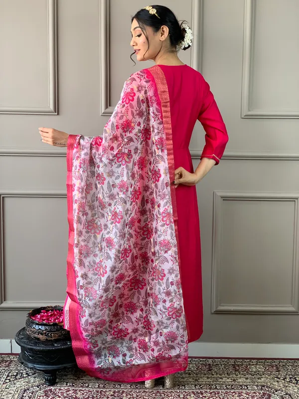 Red_Chanderi_Cotton_Embroide_Kurta_Pant_Dupatta_Set