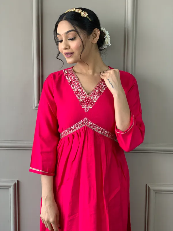 Red_Chanderi_Cotton_Embroide_Kurta_Pant_Dupatta_Set