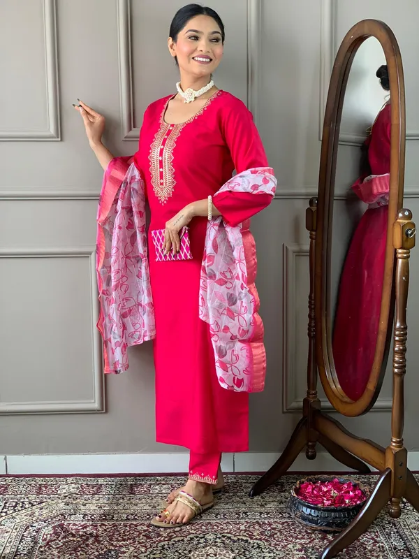 Red_Chanderi_Silk_Embroidery_Kurta_Pant_Set_For_Women