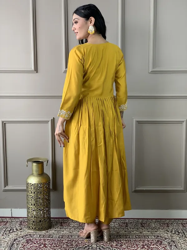 Mustard_Chanderi_Cotton_Embroide_Kurta_Pant_Dupatta_Set