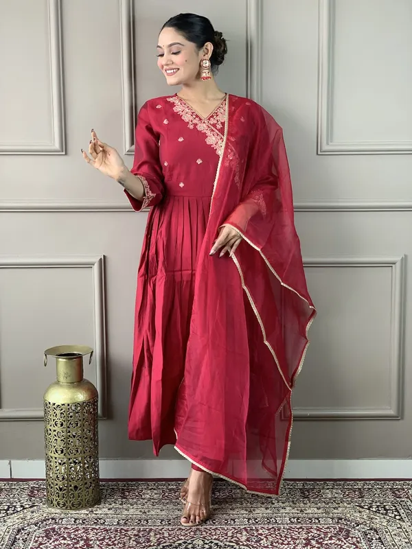 Red_Chanderi_Cotton_Embroide_Kurta_Pant_Dupatta_Set
