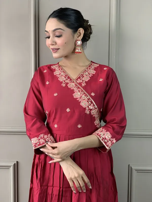 Red_Chanderi_Cotton_Embroide_Kurta_Pant_Dupatta_Set