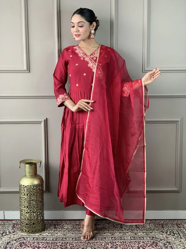 Red_Chanderi_Cotton_Embroide_Kurta_Pant_Dupatta_Set