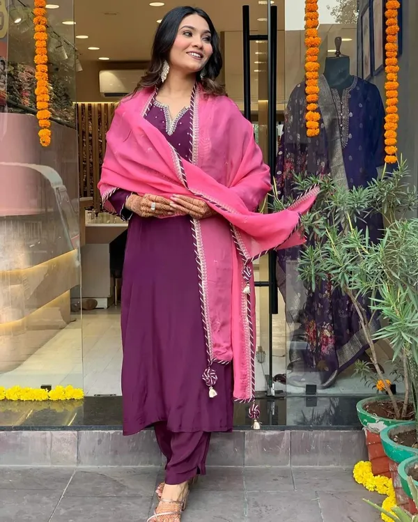 Purple_Beautiful_Silk_Embroide_Kurta_Pant_Dupatta_Set