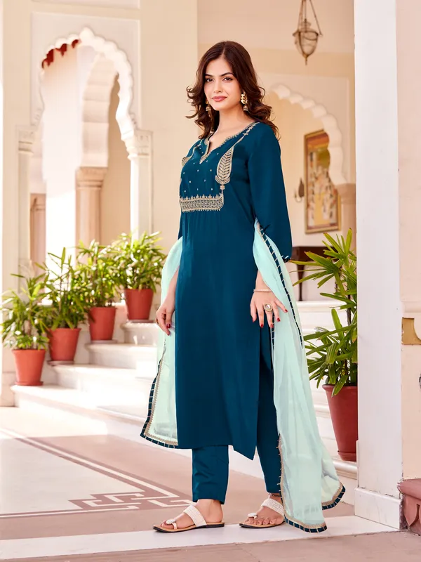 Blue_Beautiful_Silk_Embroide_Kurta_Pant_Dupatta_Set