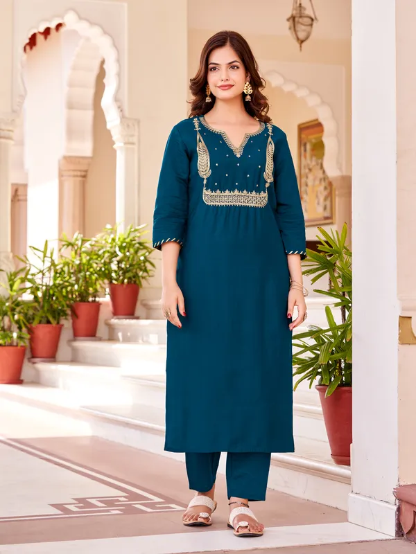 Blue_Beautiful_Silk_Embroide_Kurta_Pant_Dupatta_Set