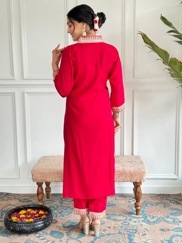 Red_Chanderi_Silk_Embroidery_Kurta_Pant_Set_For_Women