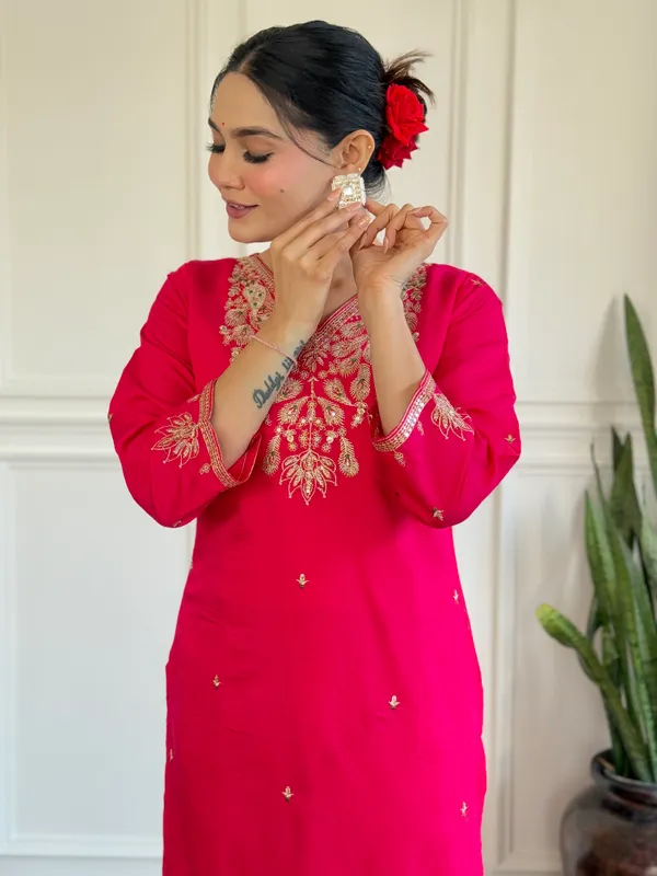 Pink_Chanderi_Fabric_Work_Straight_Cut_Kurta_Pant_And_Dupatta_Set