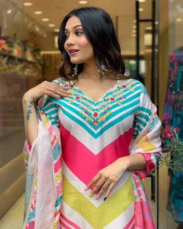 Pink_Printed_Viscose_Fabric_Straight_Kurta_Pant_And_Dupatta_Set
