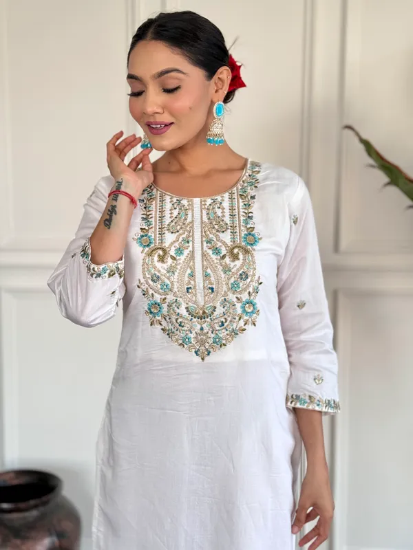 White_Chanderi_Viscose_Kalamkari_Printed_Straight_Kurta_With_Pant_And_Printed_Dupatta_Set