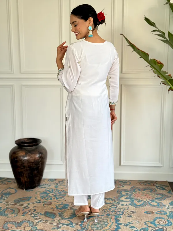 White_Chanderi_Viscose_Kalamkari_Printed_Straight_Kurta_With_Pant_And_Printed_Dupatta_Set