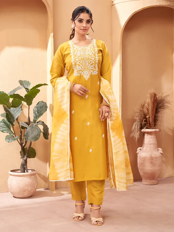 Yellow_Gorgeous_Chanderi_Silk_Thread_Work_Kurta_Pant_Dupatta_Set