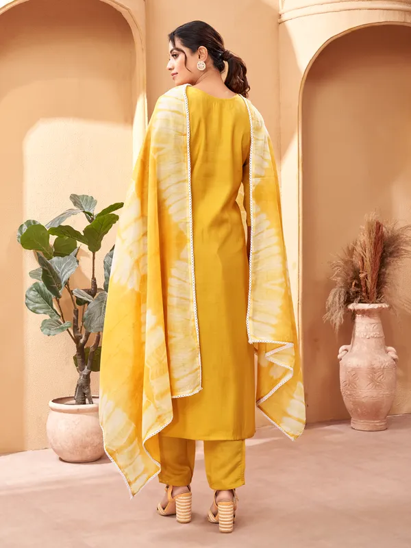 Yellow_Gorgeous_Chanderi_Silk_Thread_Work_Kurta_Pant_Dupatta_Set