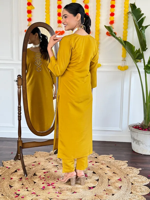 Mustard_Embroide_Viscose_Chanderi_Fabric_Straight_Kurta_Pant_And_Dupatta_Set