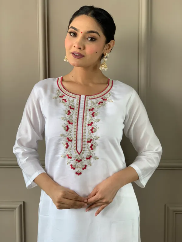 White_Embroide_Viscose_Chanderi_Fabric_Straight_Kurta_Pant_And_Dupatta_Set