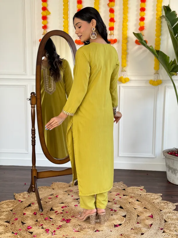 Mustard_Embroide_Slub_Fabric_Straight_Kurta_Pant_And_Dupatta_Set