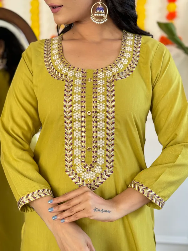 Mustard_Embroide_Slub_Fabric_Straight_Kurta_Pant_And_Dupatta_Set