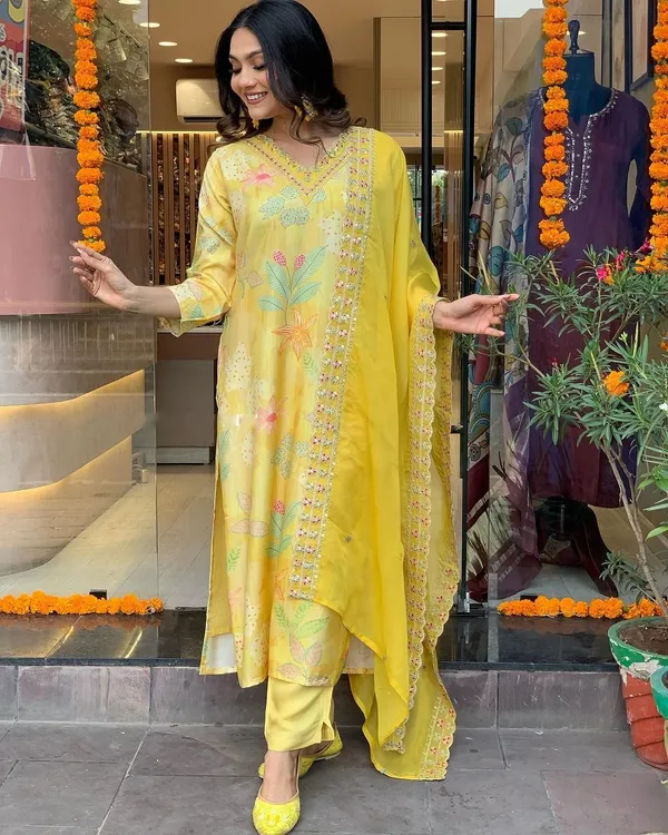 Yellow_Printed_Viscose_Fabric_Straight_Kurta_Pant_And_Dupatta_Set