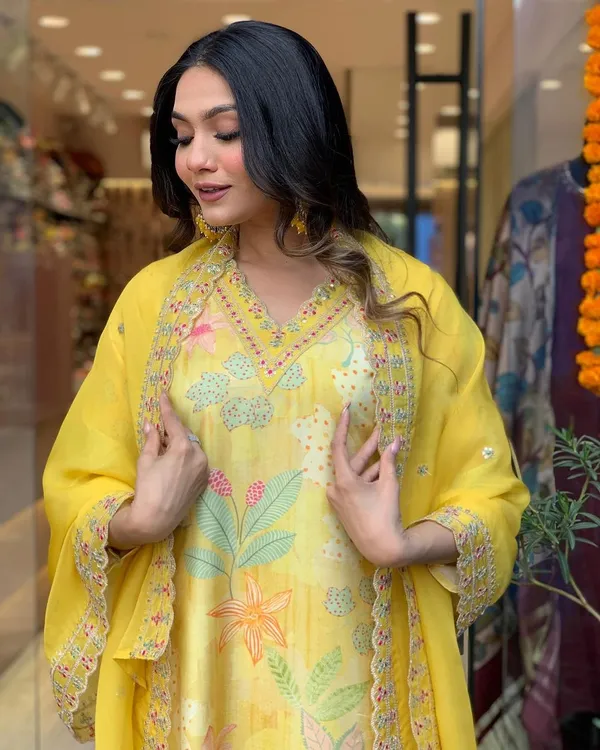 Yellow_Printed_Viscose_Fabric_Straight_Kurta_Pant_And_Dupatta_Set
