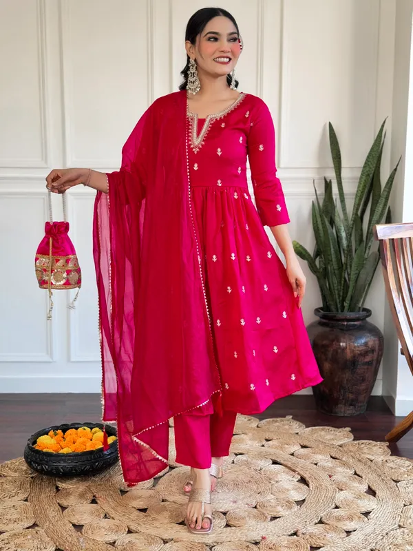 Pink_Embroide_Vichitra_Fabric_Straight_Kurta_Pant_And_Dupatta_Set