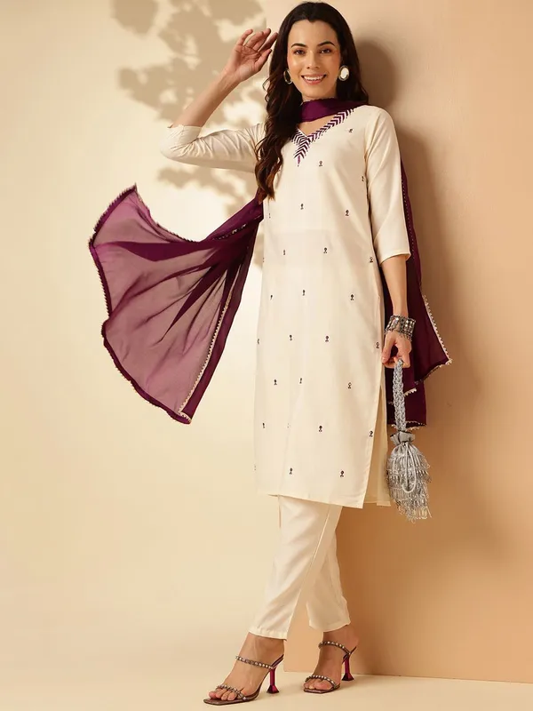 White_Rayon_Fabric_Printed_Kurta_Set_For_Women