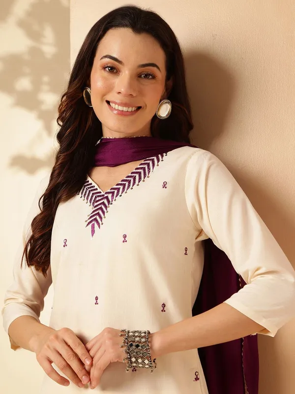 White_Rayon_Fabric_Printed_Kurta_Set_For_Women