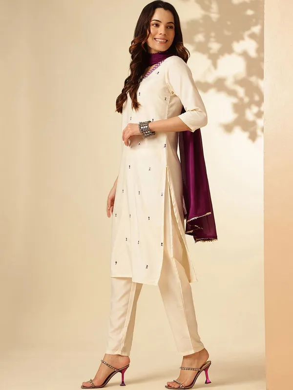 White_Rayon_Fabric_Printed_Kurta_Set_For_Women